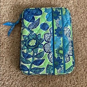 EUC Vera Bradley Kindle / Tablet Case Doodle Daisy